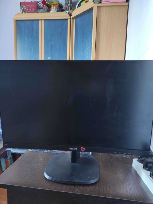 Монітор Philips 243V7Q. Розбита матриця