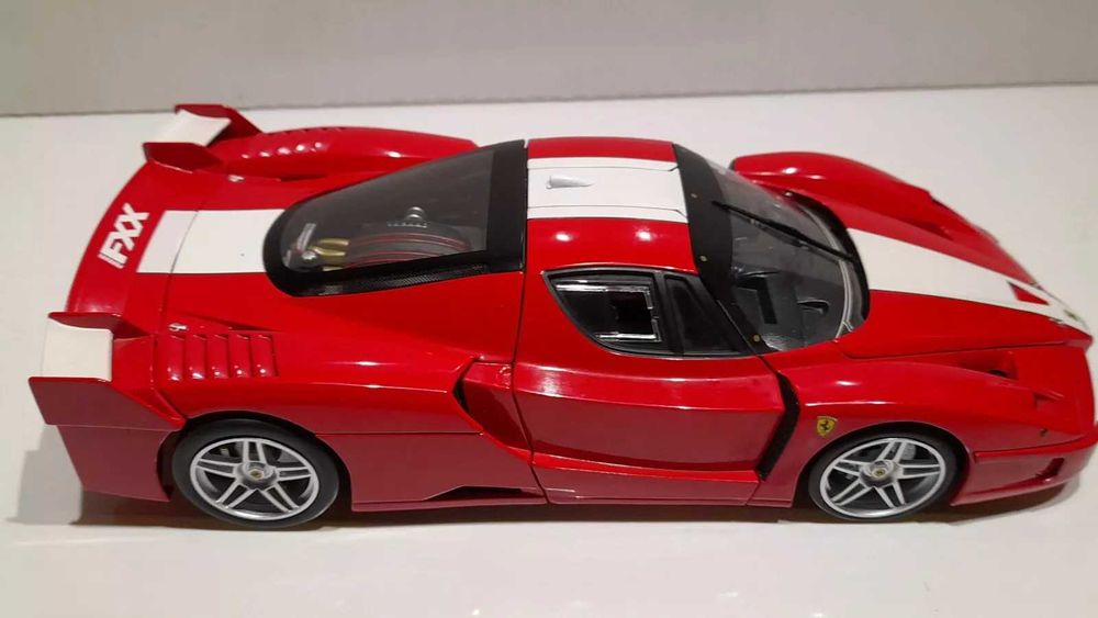 1/18 ferrari fxx 2005 (hotwheels elite)