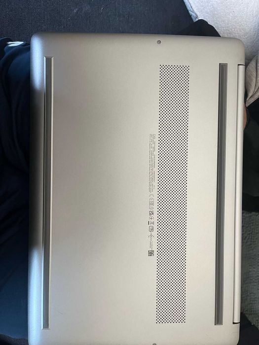 Portátil (15.6'' - AMD Ryzen 7 5700U - RAM: 12 GB - 512 GB SSD -