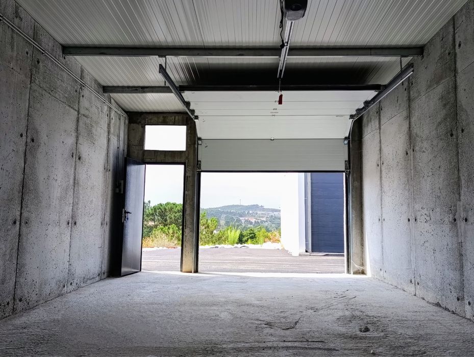 Box / garagem c/iluminação natural