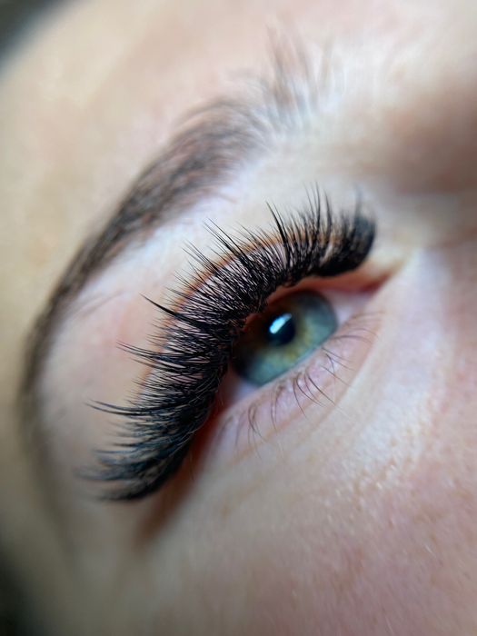 Stylizacja rzęs oraz brwi