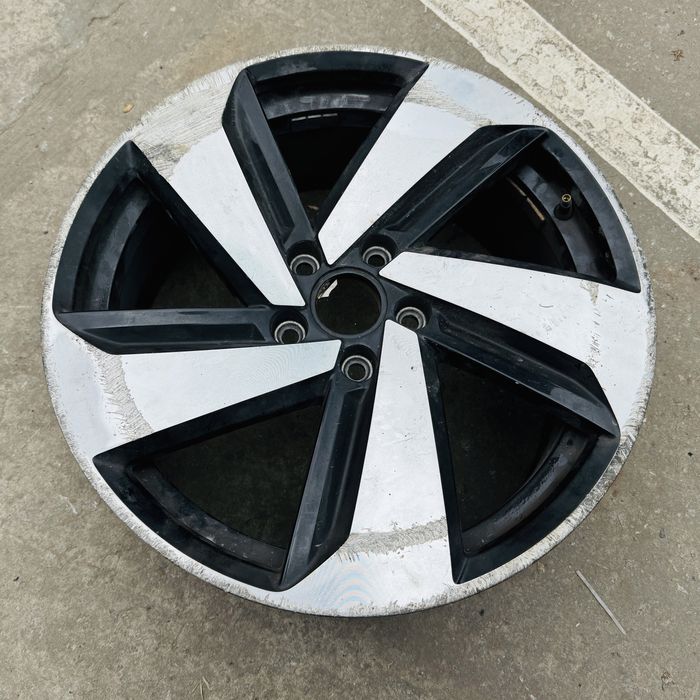 Диск volkswagen golf gti 7.5 рест R18 7,5j et49 колесо гольф гти гтi