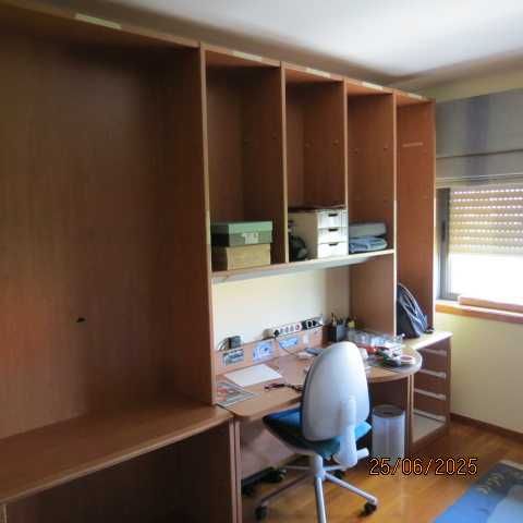 Mobiliário de quarto de solteiro/ estudante