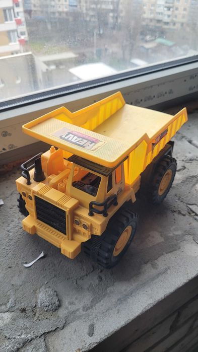 Самосвал/Вантажівка інерційна/Грузовой автомобиль/Карьерный самосвал/