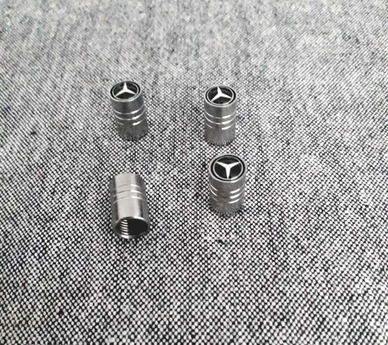 Pneu Dunlop SP Sport 01 245/40 R17/manete tampa válvulas pneu Mercedes