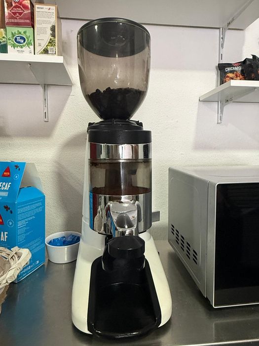 Maquina moinho de cafe