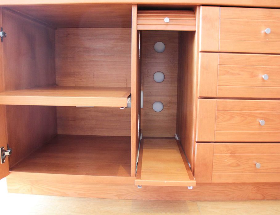 Escrivanhinha e móvel para computador