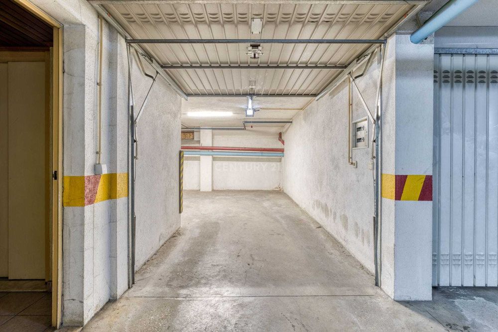 Garagem Box no centro de Belas 41m²