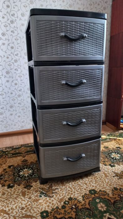 Пластиковий комод сірий