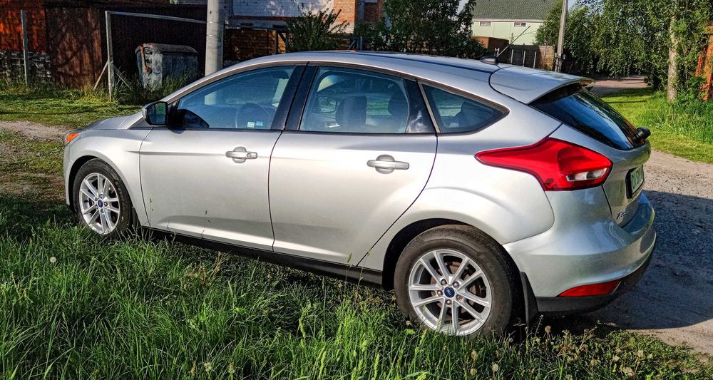 Ford Focus 2017 VIN 1FADP3K2XJL224945 фото оголошення 3 з 13