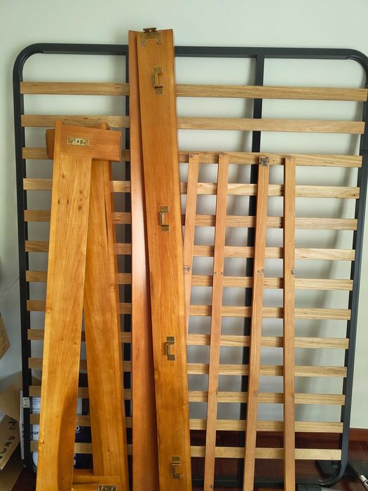 Cama de cerejeira maciça com estrado