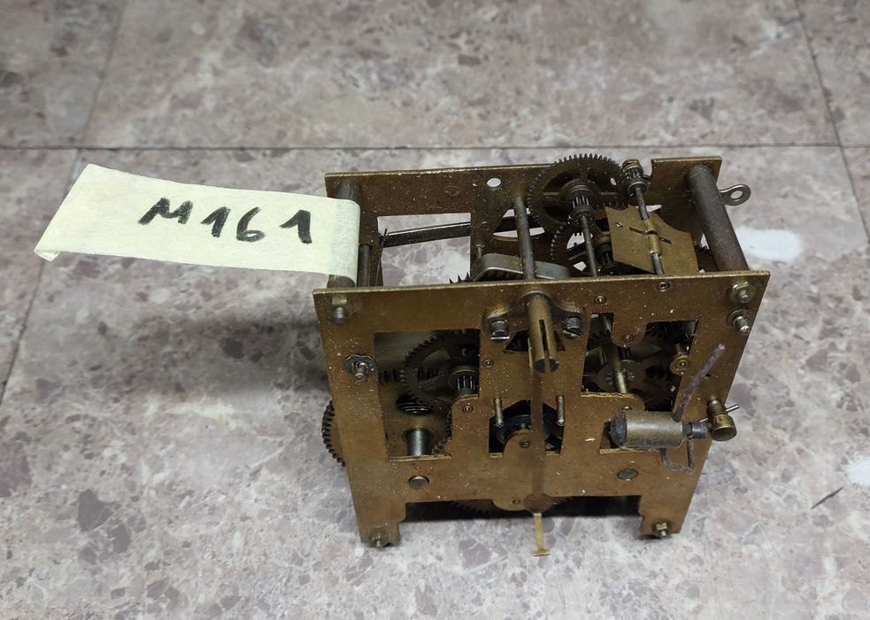 M161 Mechanizm starego zegara ściennego
