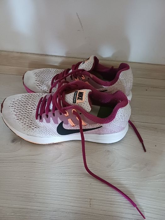 Жіночі бегові кросівки Nike Air Zoom