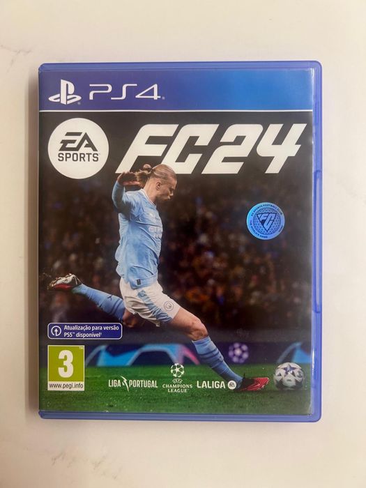 PS 4 Slim como nova com 2 comandos e 11 jogos