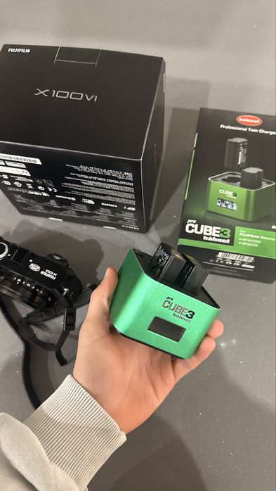 Fujifilm X100VI como nova + bateria extra + carregador + caixas