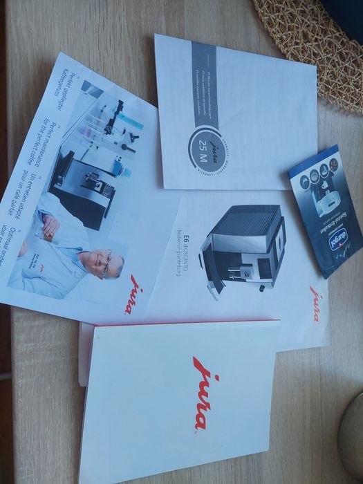 Ekspres cisnieniowy JURA E6 Type 734 Platin stan bardzo dobry po czyszczeniu