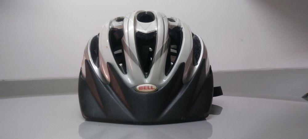 Capacete p/ ciclismo/btt/trotineta BELL