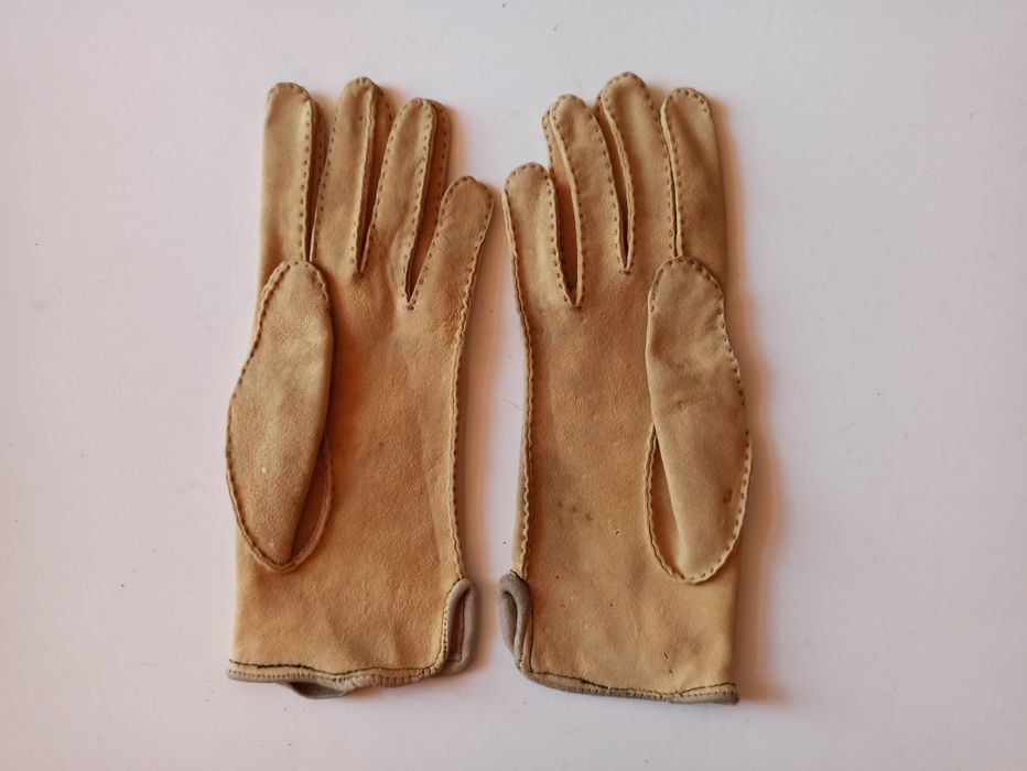 PRL Rękawiczki damskie z irchy