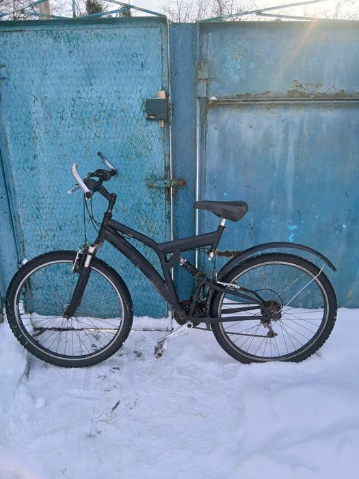 Продам вело на полном ходу все работает сел поехал