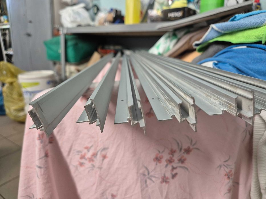 Listwa aluminiowa prowadnice.
