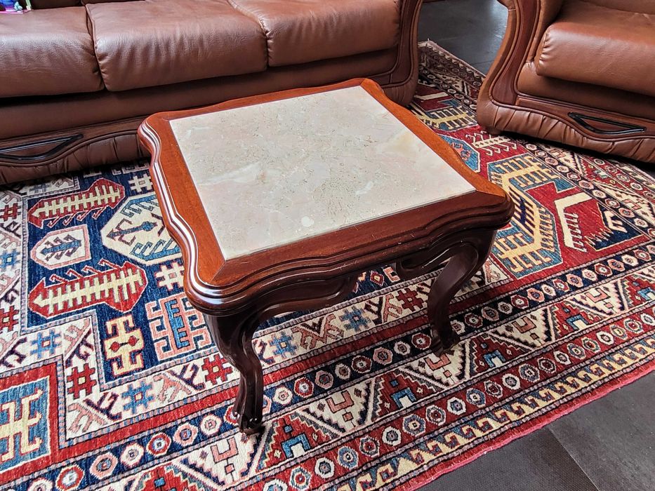 Mesa de centro em madeira com tampo em pedra64584636702465120