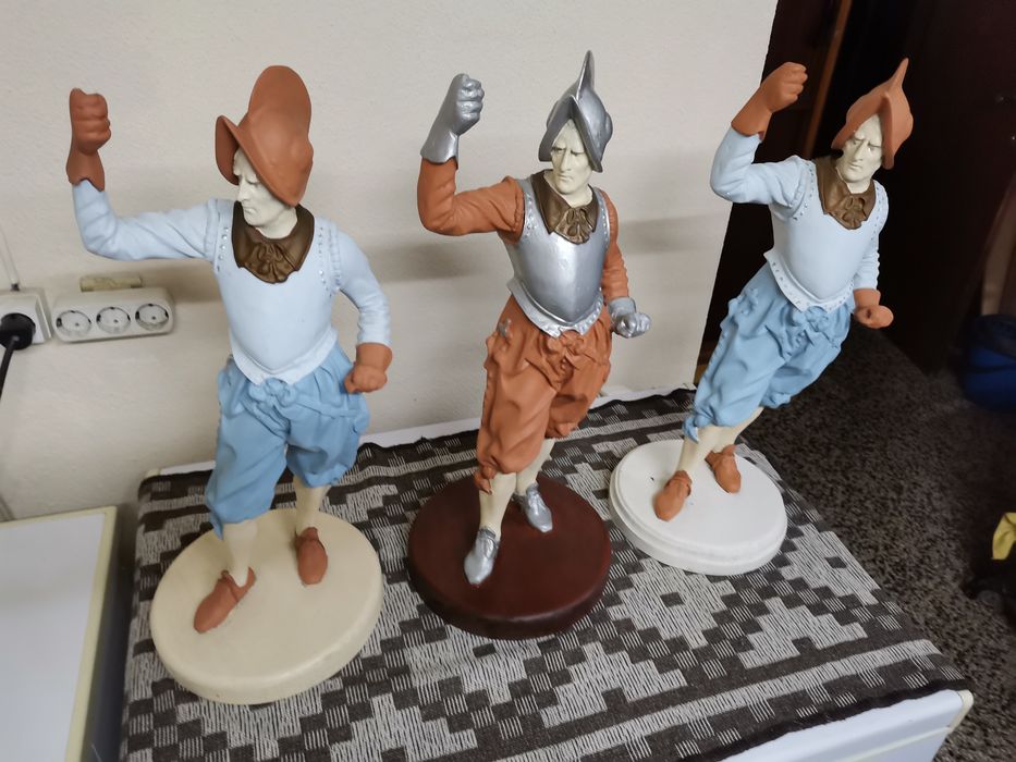 Estatuetas em Gesso.64409132452609121