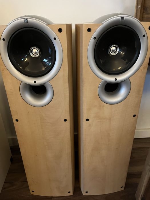 Kolumny KEF Q3 podlogowe