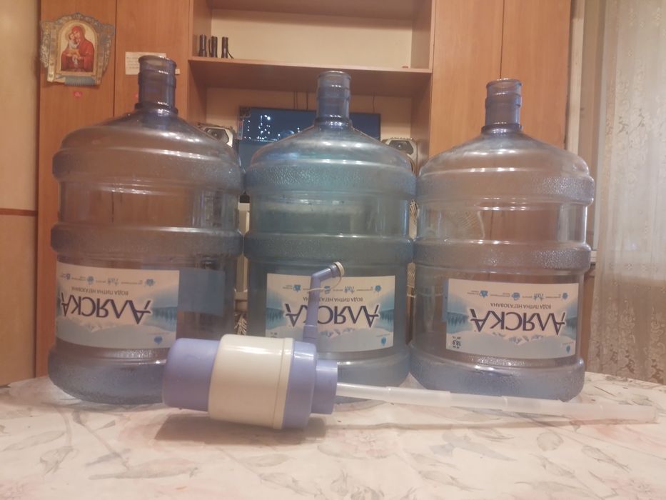 Продам бутыли для воды.