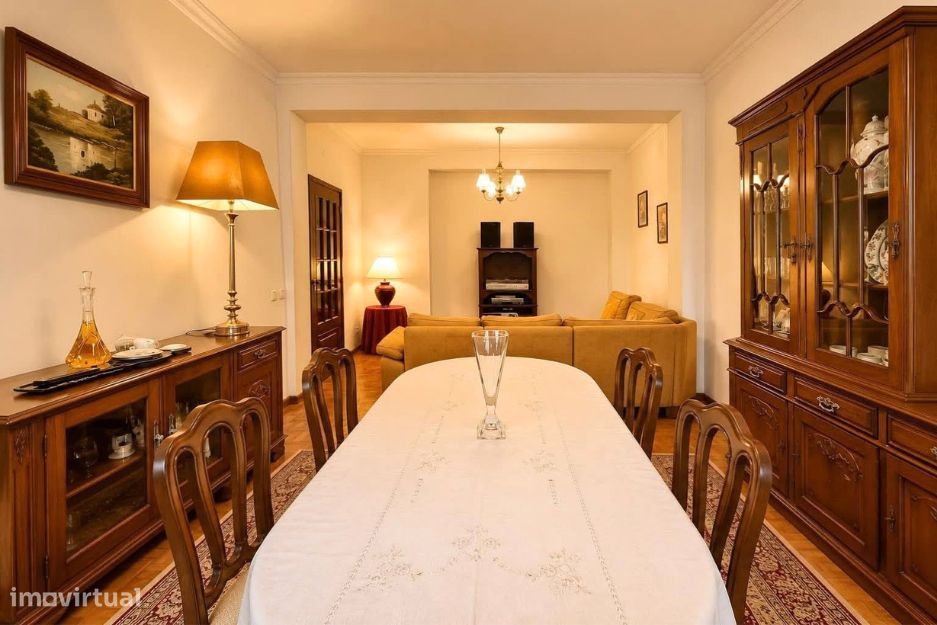 Furnished T3+1 Apartment with Garage in the Center of Braga