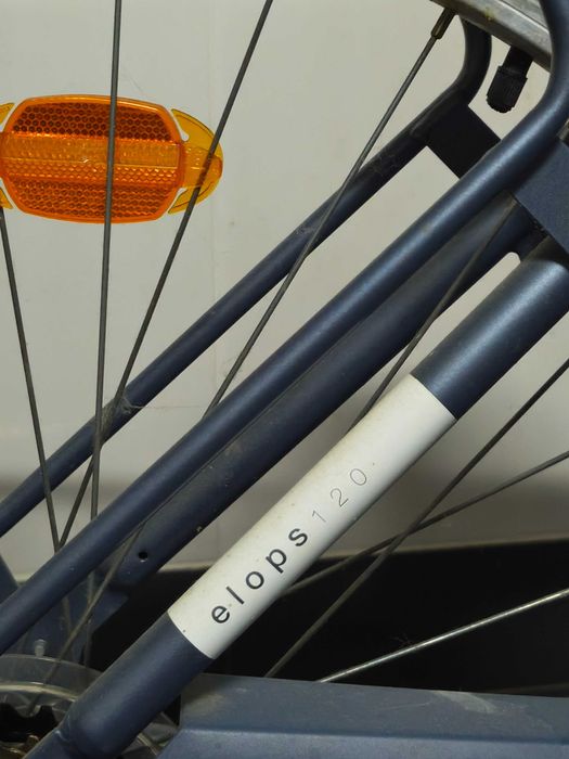 Bicicleta de cidade ELOPS 120_Quadro baixo azul_NOVA