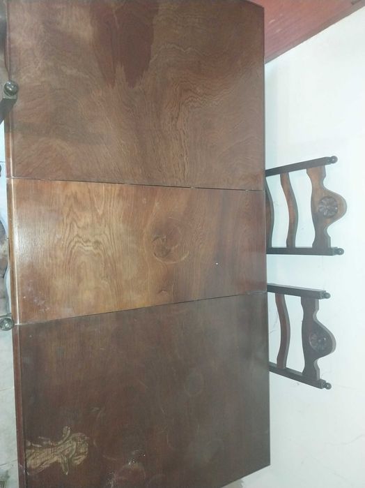 Mesa e 6 cadeiras almofadas