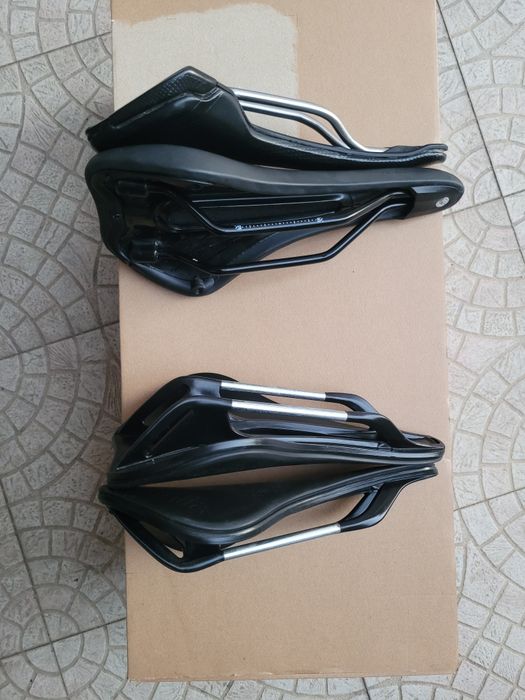 Selins selle Itália ,bontrager, pedaleira praxis alba,roda frente 29 alexrims  24