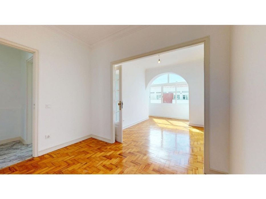 Apartamento T2 remodelado | Ajuda