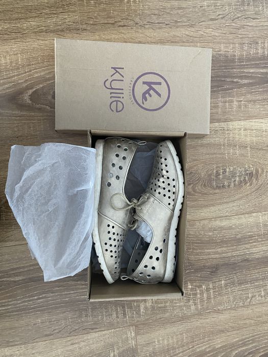 Buty złote 38 stan bdb