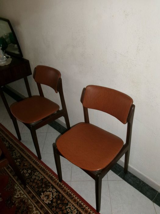 Mesa de madeira + 6 cadeiras