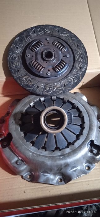 Комплект сцепления на Хюндай Н 100  в хорошем состоянии б у