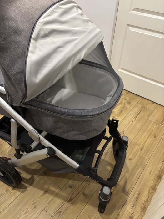 Wózek głęboko spacerowy Uppababy Vista V2
