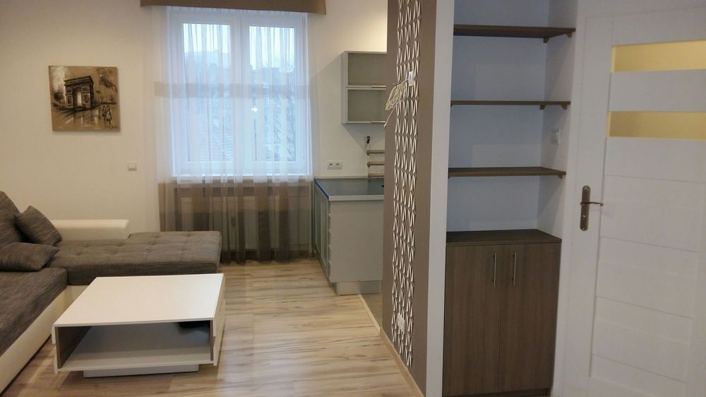 2 pokoje (50m) przy pl. Baczyńskiego, Bez pośredników