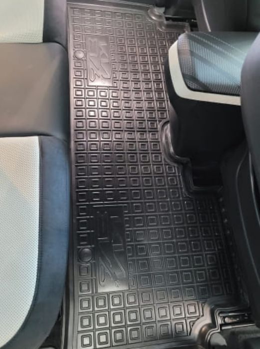 КОВРИКИ В САЛОН та багажник з ВИСОКИМИ БОРТИКАМИ Є на всі марки авто!!