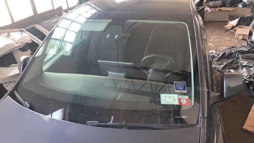 Лобове Tesla y 2022