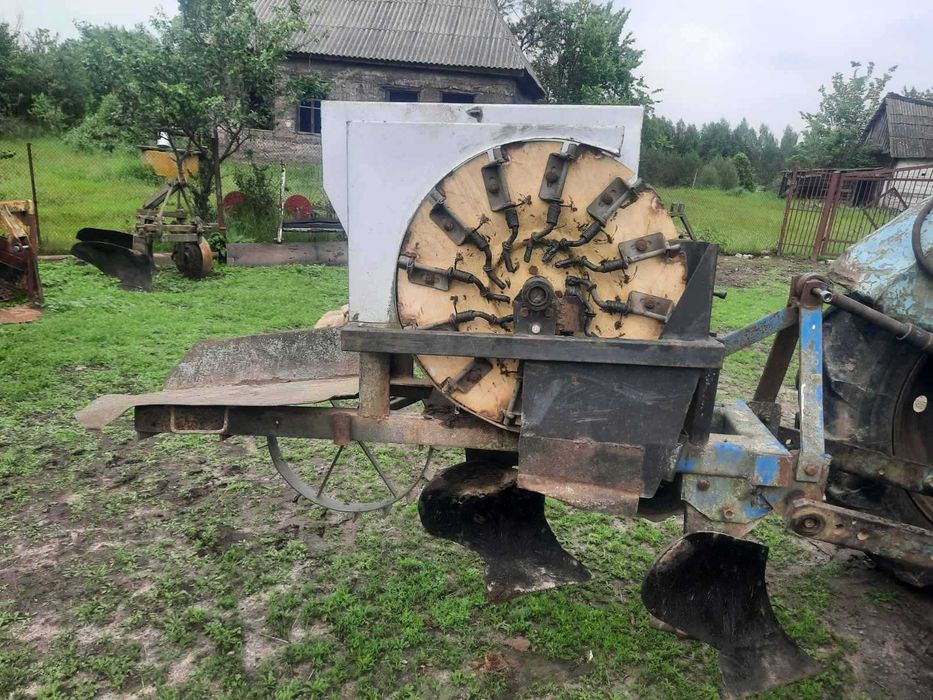 Продам картоплесаджалку