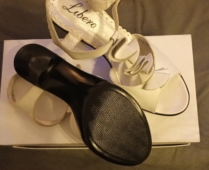 Buty szpilki sandały skóra naturalna całość biały kolor 37