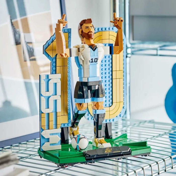 Конструктор LEGO Editions Ліонель Мессі — легенда футболу (43015)