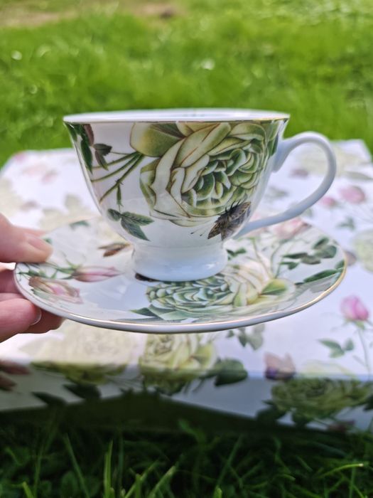 Zestaw filiżanek Yamasen Fine Porcelain 24 Gold Collection