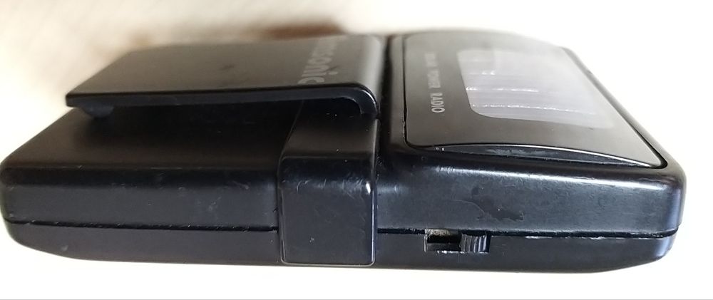 Mini Rádio Solar Portátil.