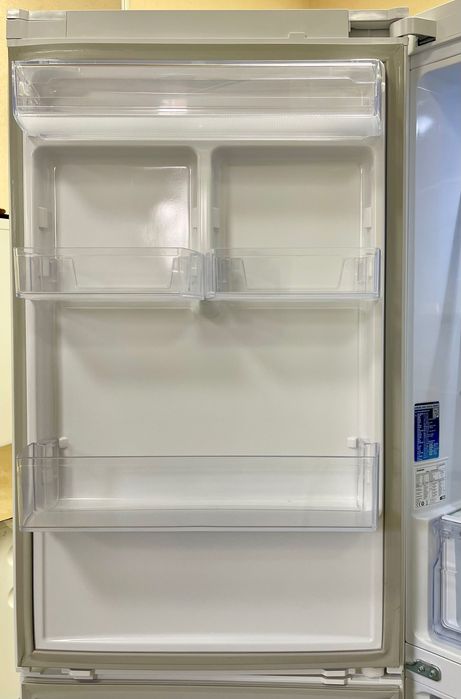 Холодильник Samsung