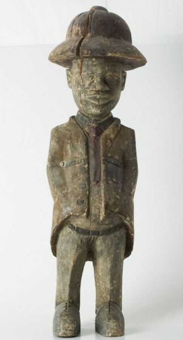 Escultura africana em madeira muito antiga