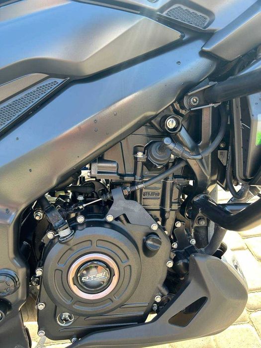 Продам мотоцикл BAJAJ DOMINAR D400