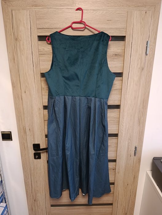 Sukienka bawarska (Dirndl) XXL - idealna na Oktoberfest!