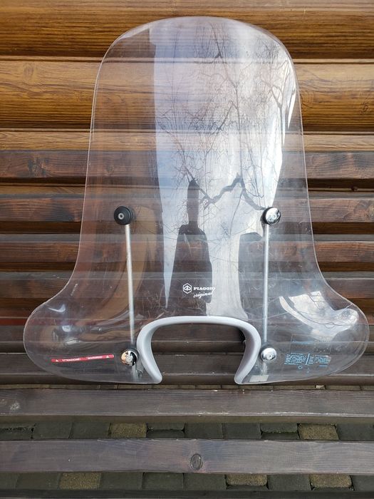 Вітрові скла для скутерів Piaggio,Aprilia,Malaguti, Honda.кріплення.